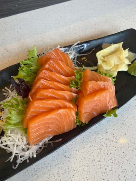 Salmon Lover Sashimi (10 pcs)