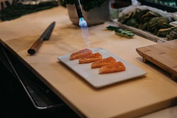 Seared Salmon Sashimi 10pcs