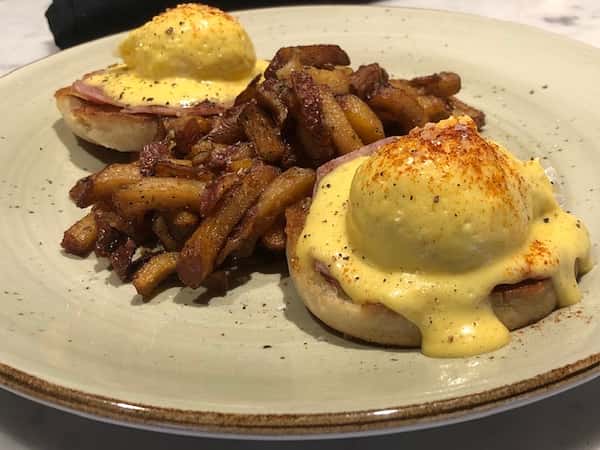 Traditional Benedict (810 cal.)