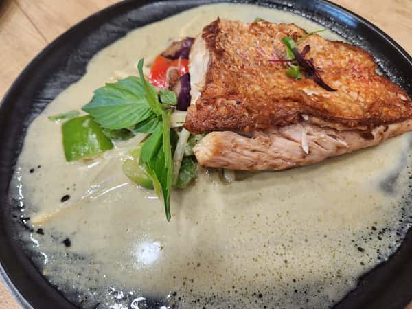 CF5. Redfish in Green Curry