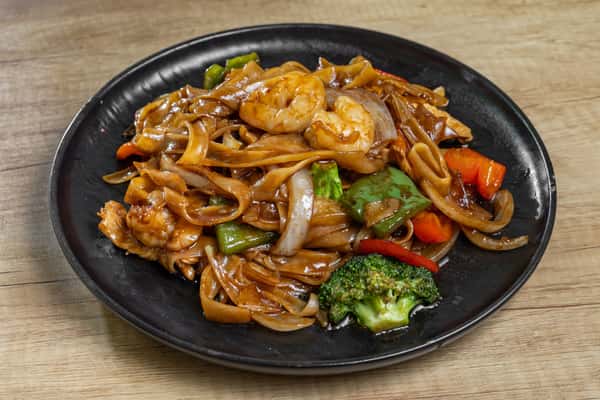 Drunken Noodles With Shrimp
