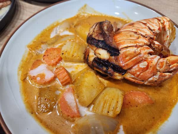 CF4. Lobster in Yellow Curry