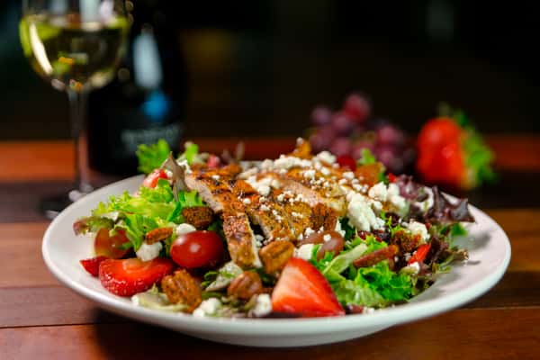 the-republic-grille-trg-salad