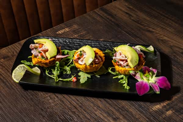 Salpicon de Mariscos Plantain Basket