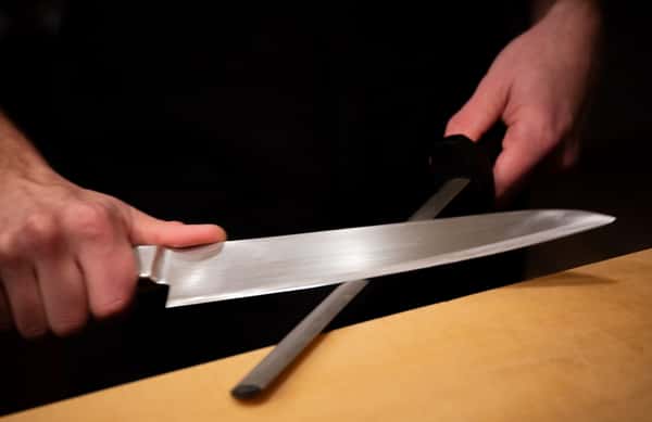 sharpening knife