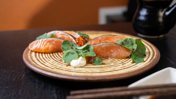 Iwana Lox
