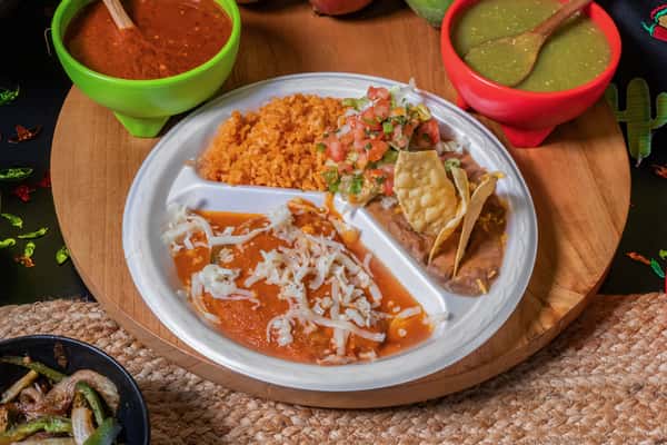 #8 1 CHILE RELLENO W/RICE & BEANS Plate