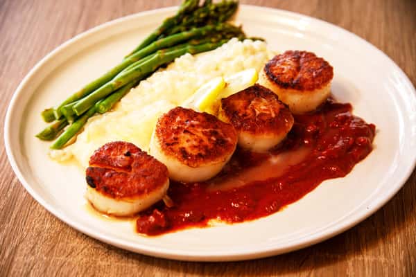 Seared Scallops in Lemon Butter with Breadcrumbs
