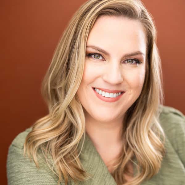 Pianist Kate Burns