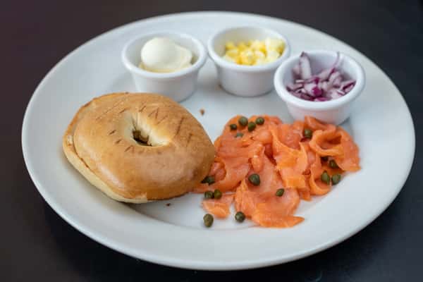 Smoked Salmon and New York Style Bagel*