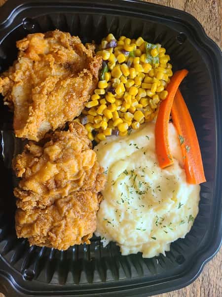 fried chicken, corn and mashed potaoes