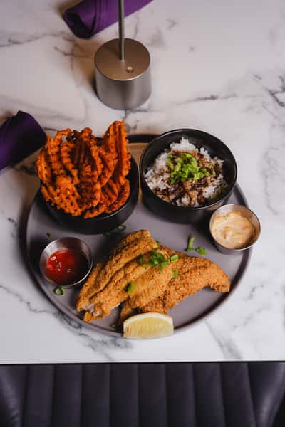 ♪ Uncle Manuel's Delta Catfish Entrée