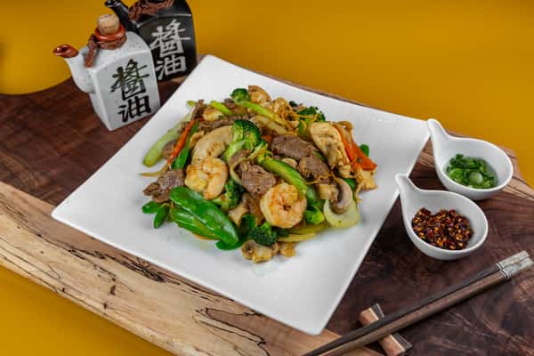 Stir Fry Egg Noodles Combination