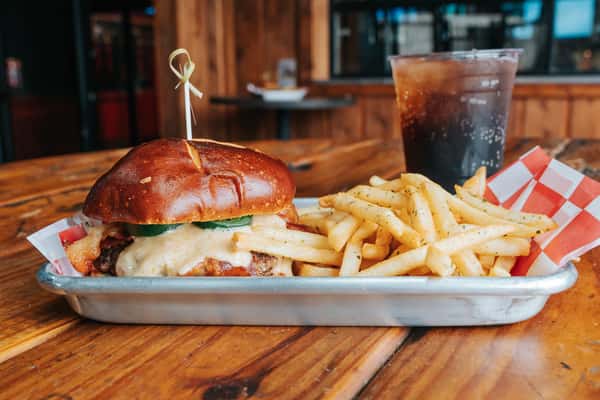 Pub Pretzel Burger