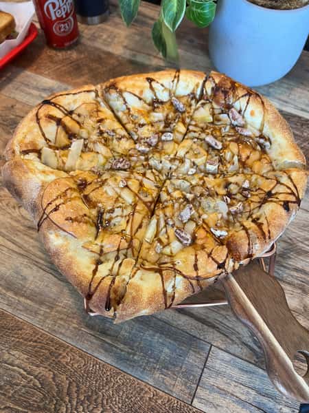Gouda Pear Pizza