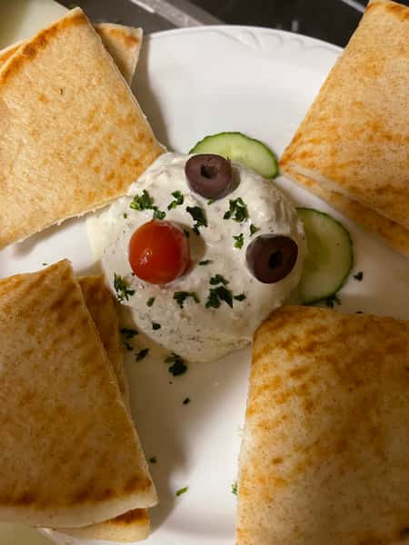 hummus and bread