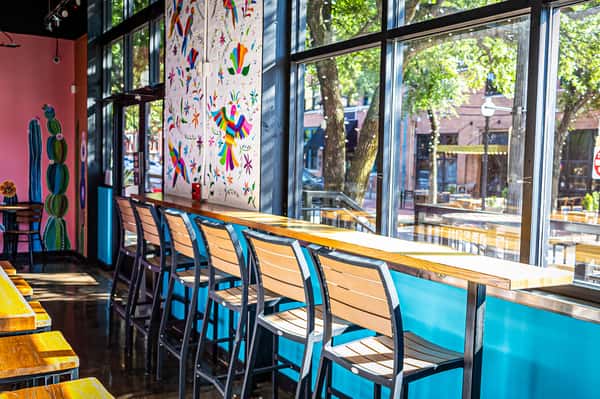 window seating at Mas Tacos
