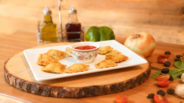 Breaded Ravioli (8 pieces)