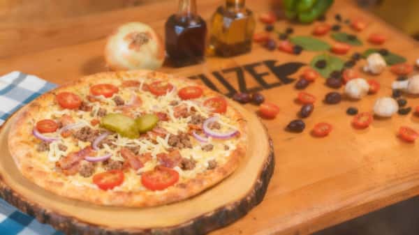 Bacon Cheeseburger Pizza