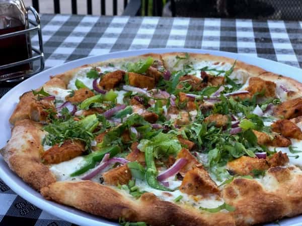 Chicken or Paneer Tikka Pizza