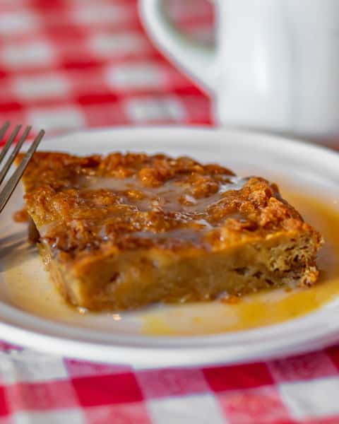 A warm bacio from the oven, breadpudding Italiano, y'all! 🍞🍮

#SweetSundays #RedStickDesserts #BellaBite