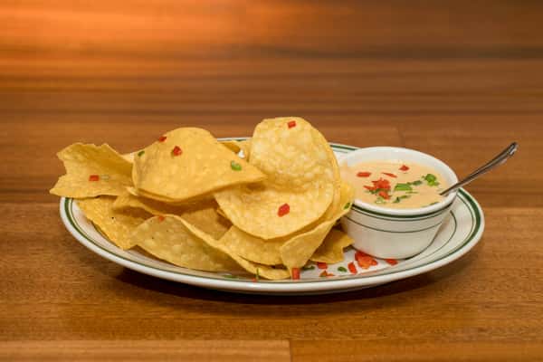 Queso & Chips