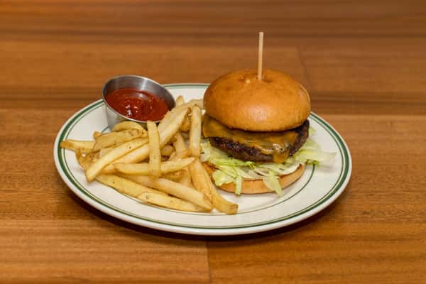 Classic Cheeseburger*