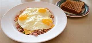 sunny side up eggs over hash browns