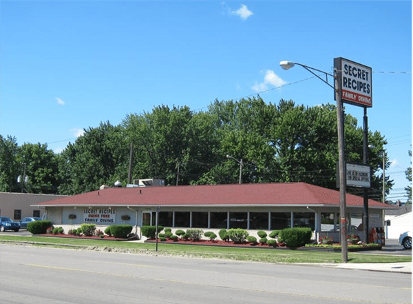 exterior building to the secret recipes family dining establishment
