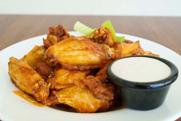 8 Wings w/Celery & Bleu Cheese