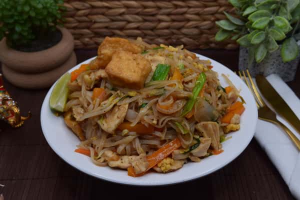 Chicken pad thai