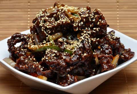crispy beef with sesame seeds