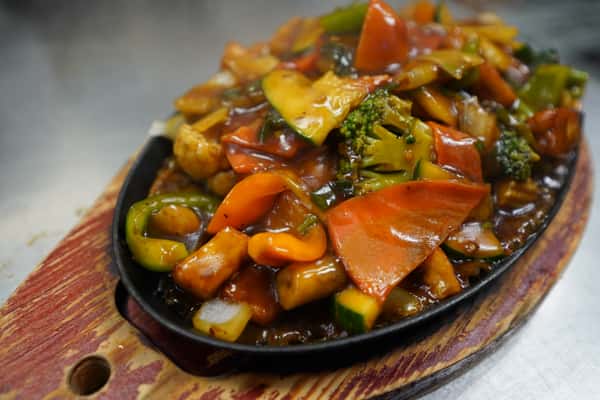 Paneer and Mixed Vegetable Sizzler