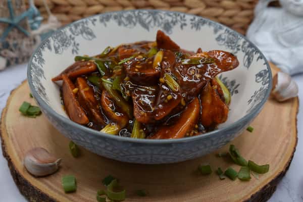 Spicy garlic potato wedges