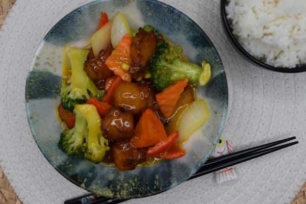 Sweet and zesty veg Manchurian