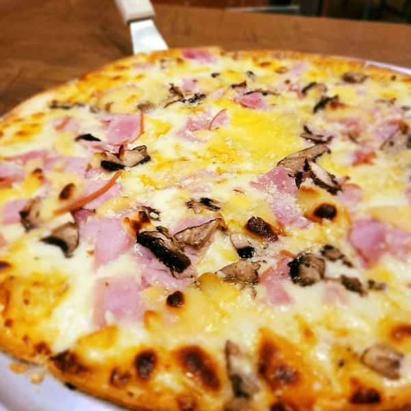 Gouda pizza