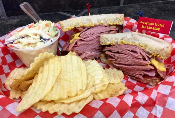 Montreal Smoked Meat with Coleslaw & Potato Chips