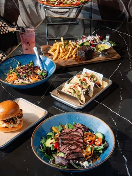 Game on, cravings covered. 🏈🍕🍔🍻
Grab your crew, catch the game, and let Over Under handle the food.

#OverUnder #GameDayEats #WatchTheGame #LAEats #GameDayVibes