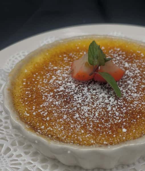 Homemade Vanilla Bean Crème Brulee