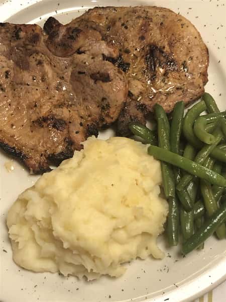 pork chops with mashed potatoes and green beans