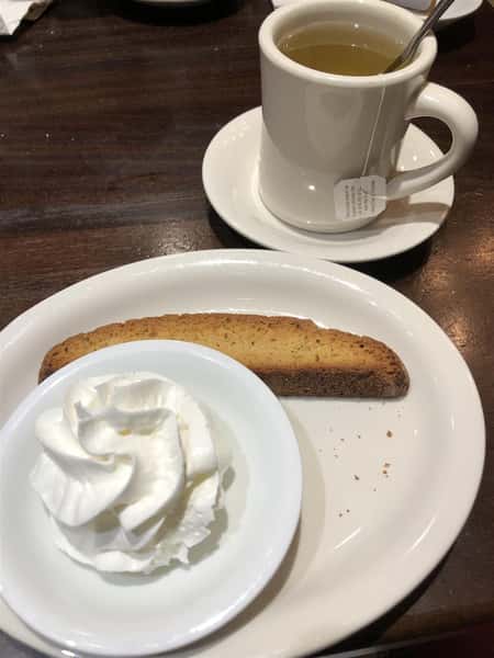 Biscotti with whipped cream and honey