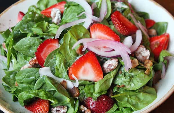 spinach salad with strawberries