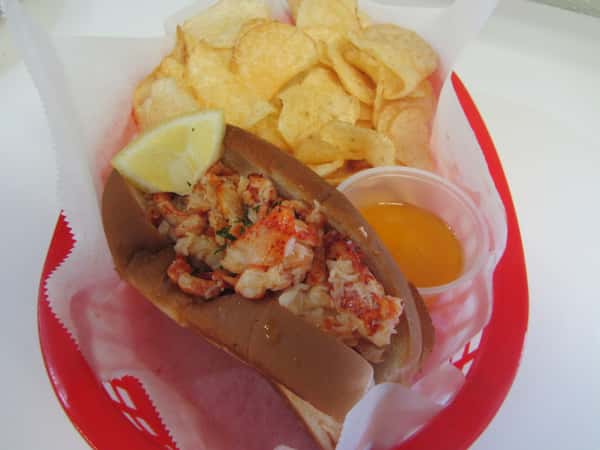 Lobster Roll Lunch and Dinner Menu Williamsburg Snack Bar