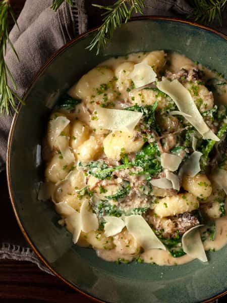 There may be a lot of new items on our menu and even some staples that are gone (RIP Poutine) but our Truffled Short Rib Gnocchi didn’t and isn’t going anywhere. Delicious, rich, and flavorful, it’s perfect for these cooler nights. #Gnocchi