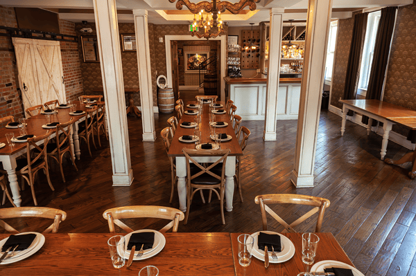 Full seated farm room