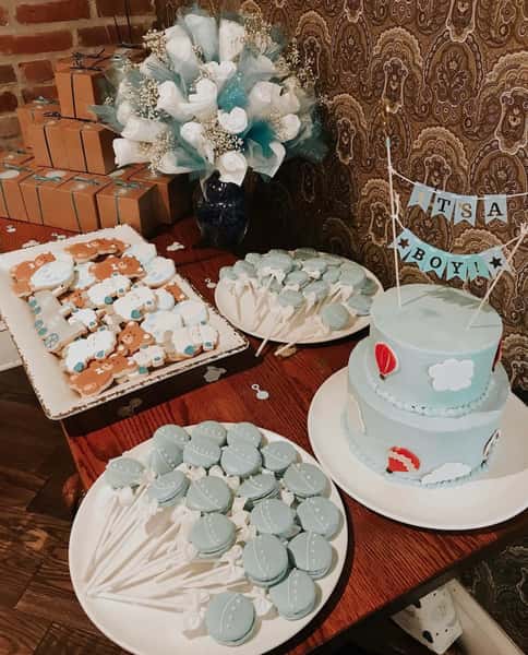 Dessert and favor table set up