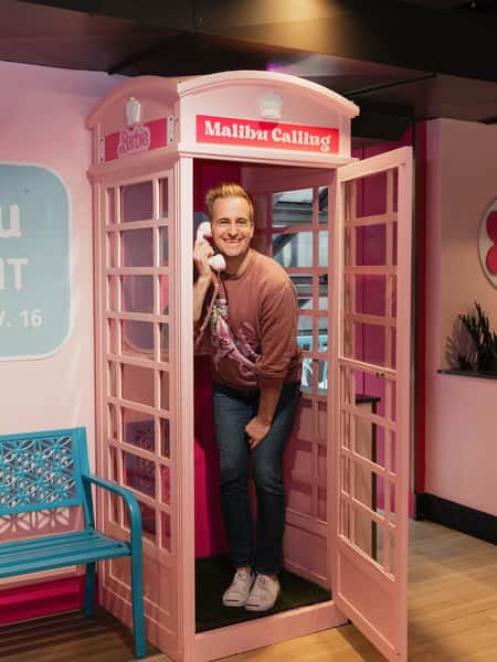 Malibu is calling… and this is your sign to answer 💖☎️

Only at Malibu Barbie™ Café in Boston.