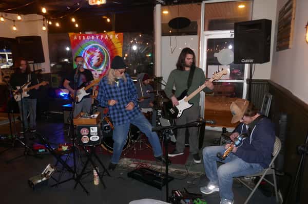 Desert Jellies band playing music