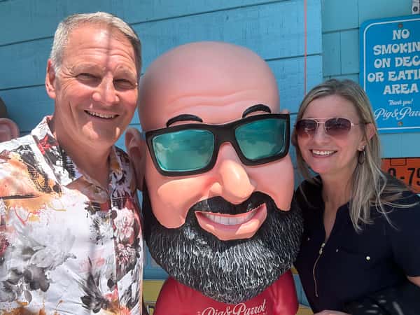 guests with the 2 giant bobbleheads