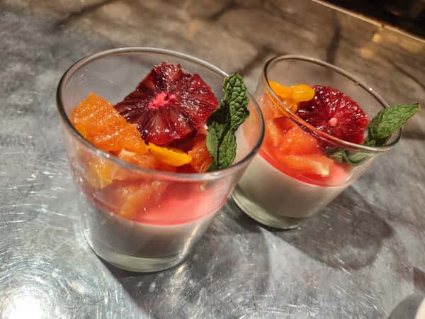 yogurt panna cotta